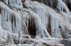 Cachoeira completamente congelada no Zion National Park, em Utah, nos Estados Unidos